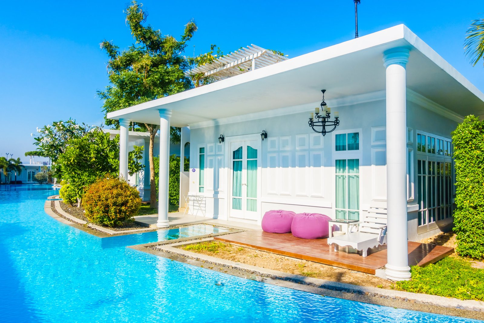 swimming pool